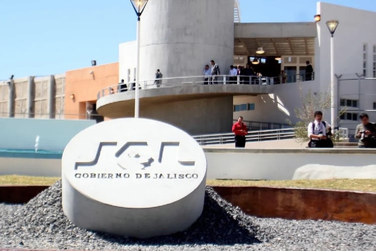 Sentencian a hombre a más de siete años de prisión por robo de tres vehículos