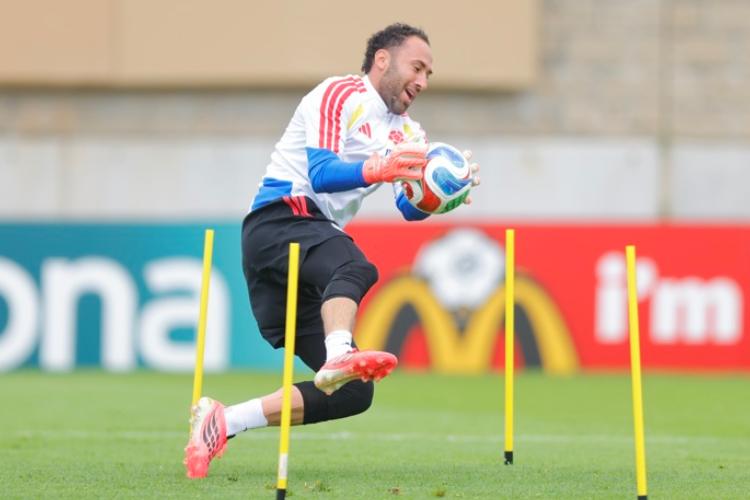 David Ospina es presentado como nuevo portero del Atlante