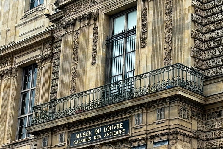 El Louvre reabre la sala del robo de 2025