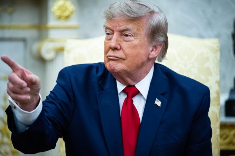 Trump firma orden para imponer arancel del 50% a productos canadienses