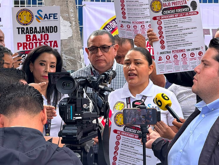 Peritos de El Grullo y Lagos se suman a protesta contra el IJCF
