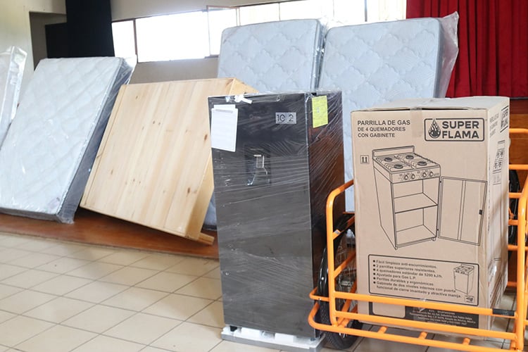 DIF entrega apoyos a las familias afectadas por explosión en Amatitán