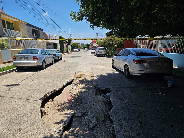 Cumple socavón más de un año en la colonia Miraflores