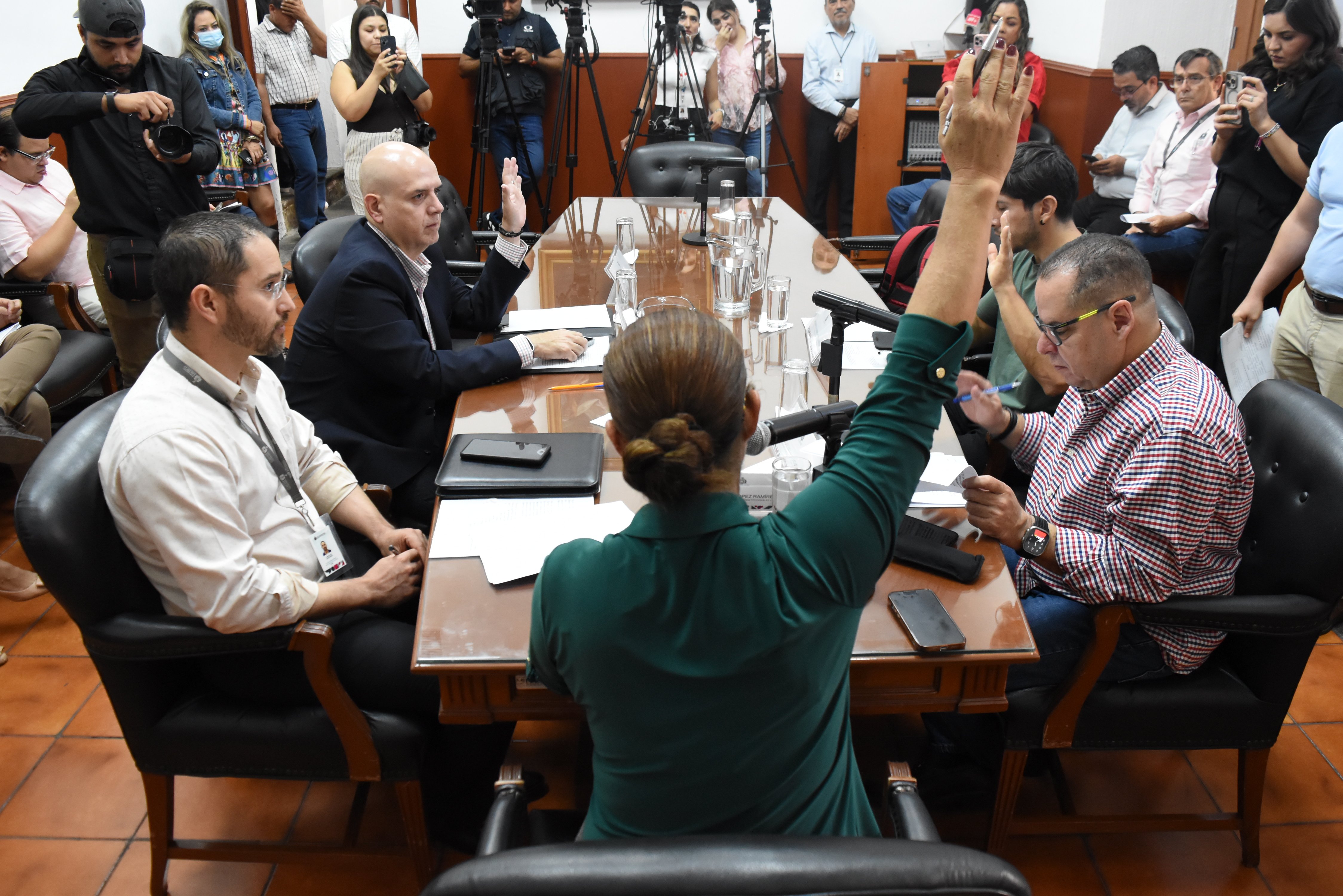 Avanza creación de dos fiscalías con autonomía constitucional
