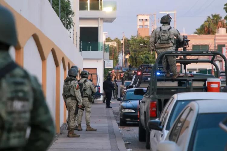 Gabinete de Seguridad niega que Ejército brinde escolta a Rubén Rocha Moya