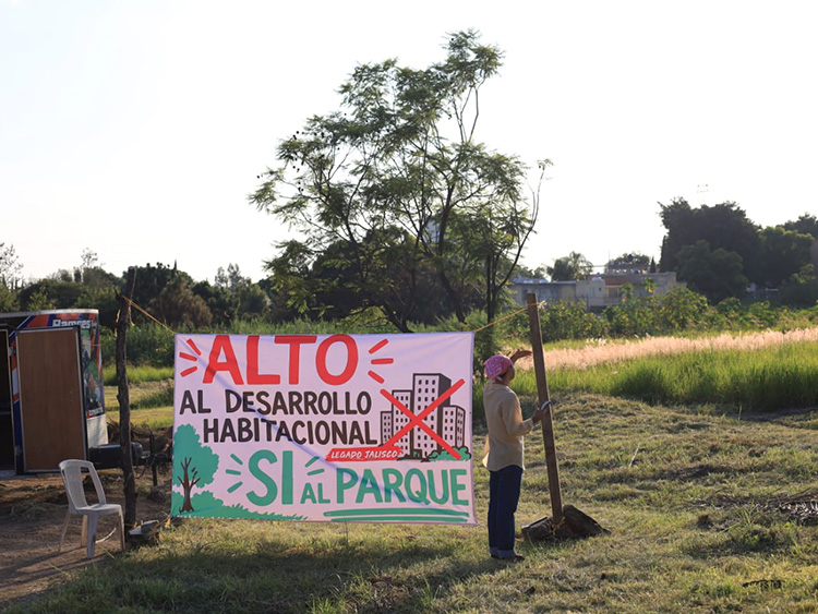 Vecinos mantienen plantón contra proyecto habitacional en Zapopan
