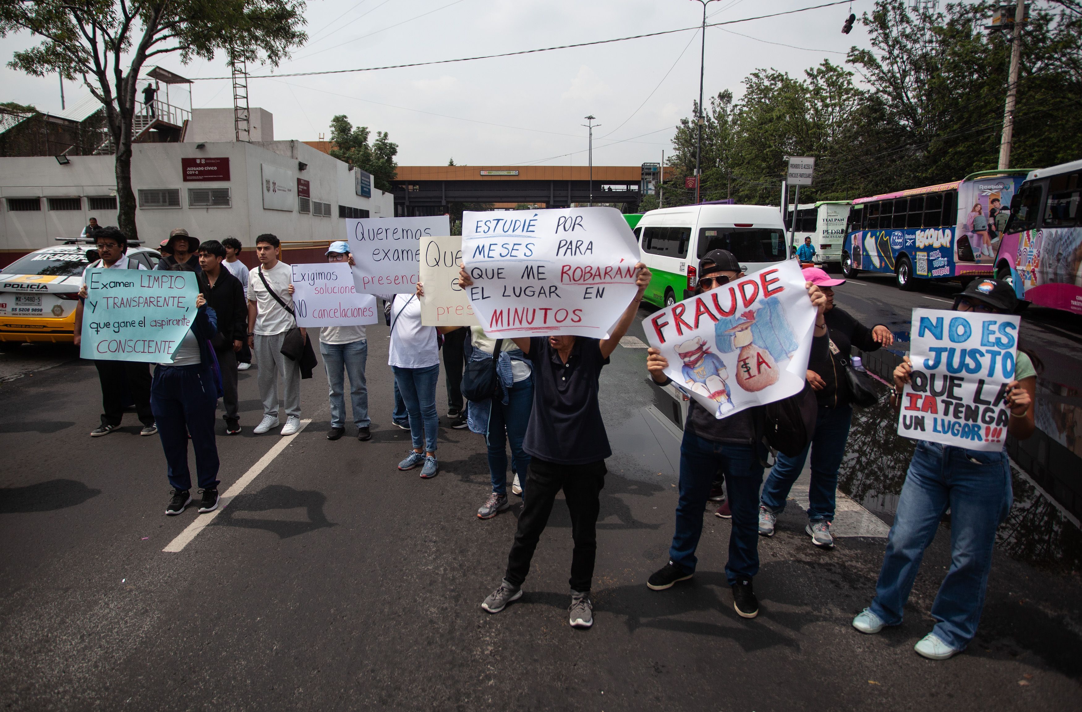 Estudiantes protestan en la UNAM y exigen repetir examen de ingreso