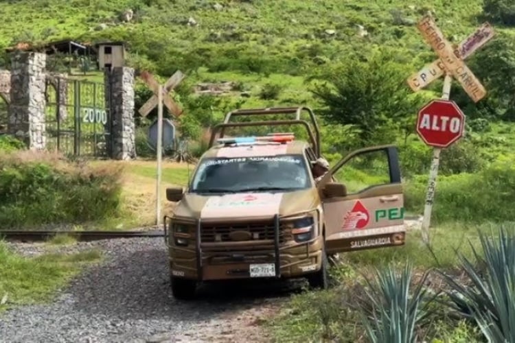 Aseguran toma clandestina y controlan fuga de hidrocarburo en La Venta del Astillero