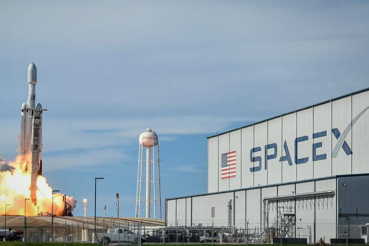 Priorizan diálogo con EU por desechos de SpaceX