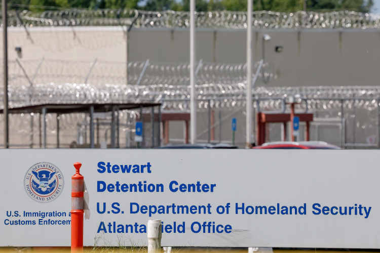 Muere migrante mexicano mientras estaba bajo custodia del ICE