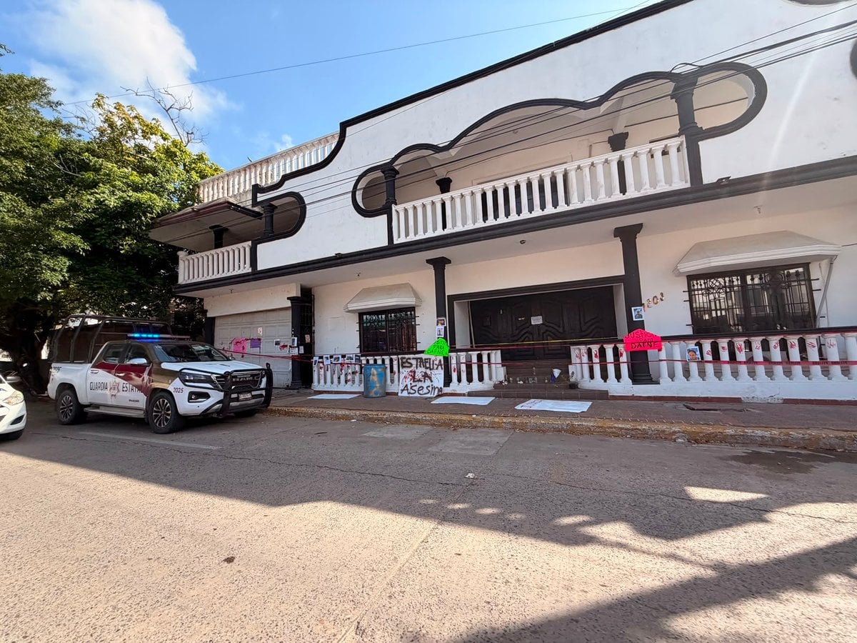 Respaldan cierre de escuelas militarizadas