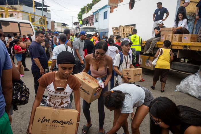 México manda 718 toneladas de ayuda humanitaria a Venezuela