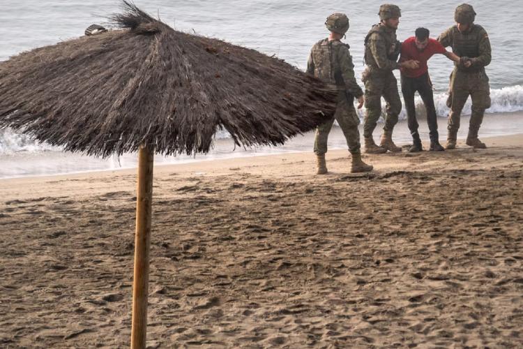 España instalará valla de contención en frontera con Marruecos
