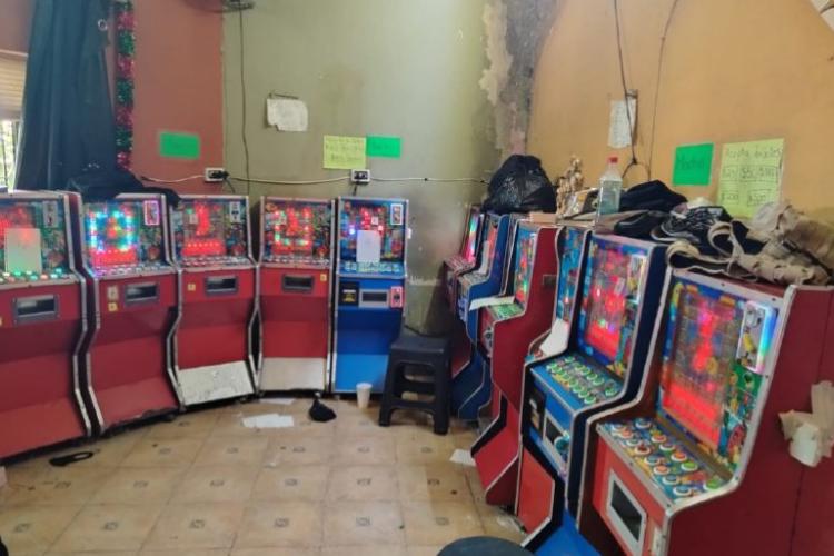 Detienen a 14 tras cateo en casino clandestino