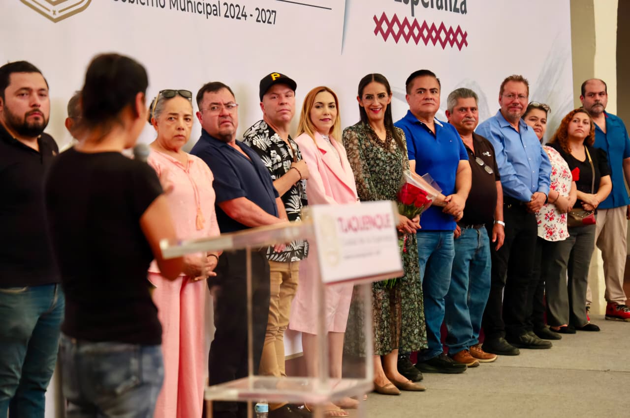 Actualizan titularidad y adeudos de casi 500 locales en mercados de Tlaquepaque