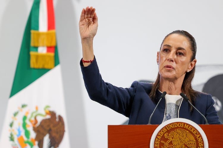 Sheinbaum declina fijar postura sobre demanda interna contra aranceles de Trump