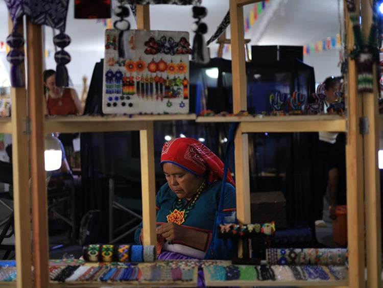 Buscan mantener tradiciones con Feria Corazón de Artesano 