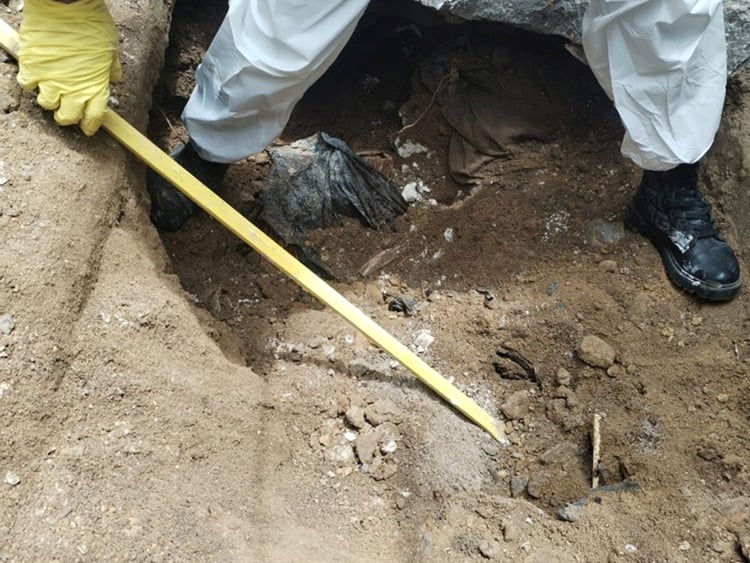 Fiscalía exhuma 126 cuerpos de 32 fosas
