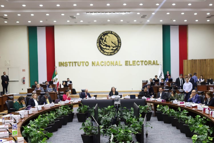 Lamenta Carla Humphrey la negativa del INE para aprobar lineamientos de fiscalización
