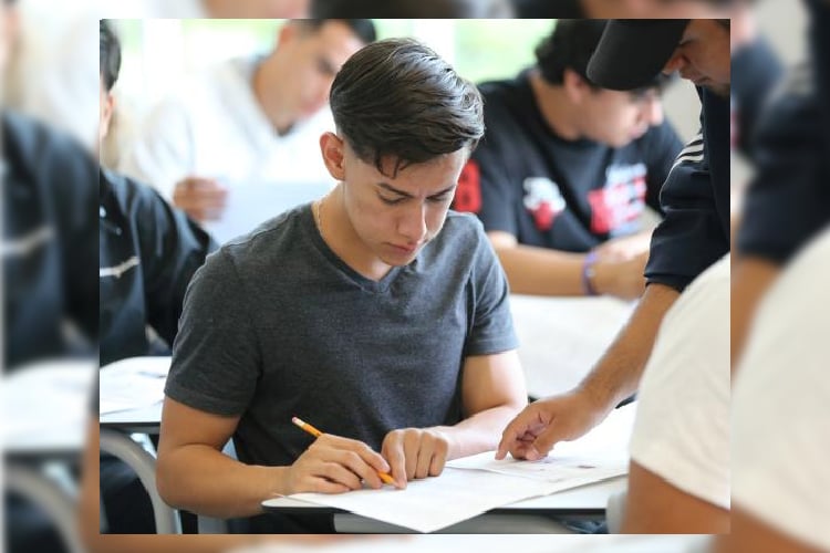 UdeG acepta a más de 64 mil alumnos en preparatoria y 21 mil en licenciatura