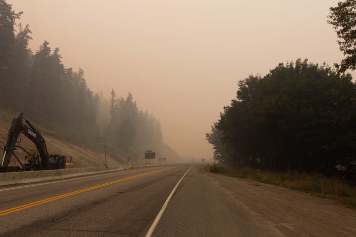 Incendio forestal en Canadá obliga a evacuar a más de 20 mil personas