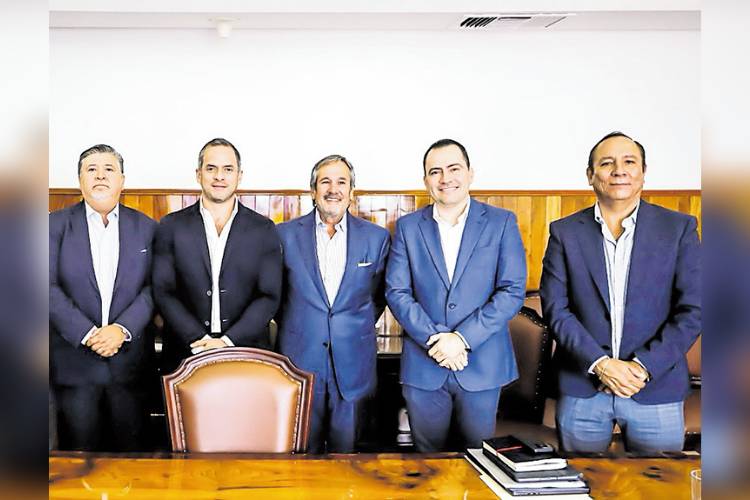 Ley sí exige que Quesada deje su otro trabajo