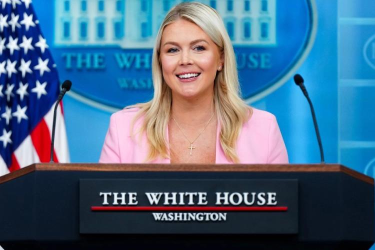 Secretaria de prensa de la Casa Blanca presentó su renuncia