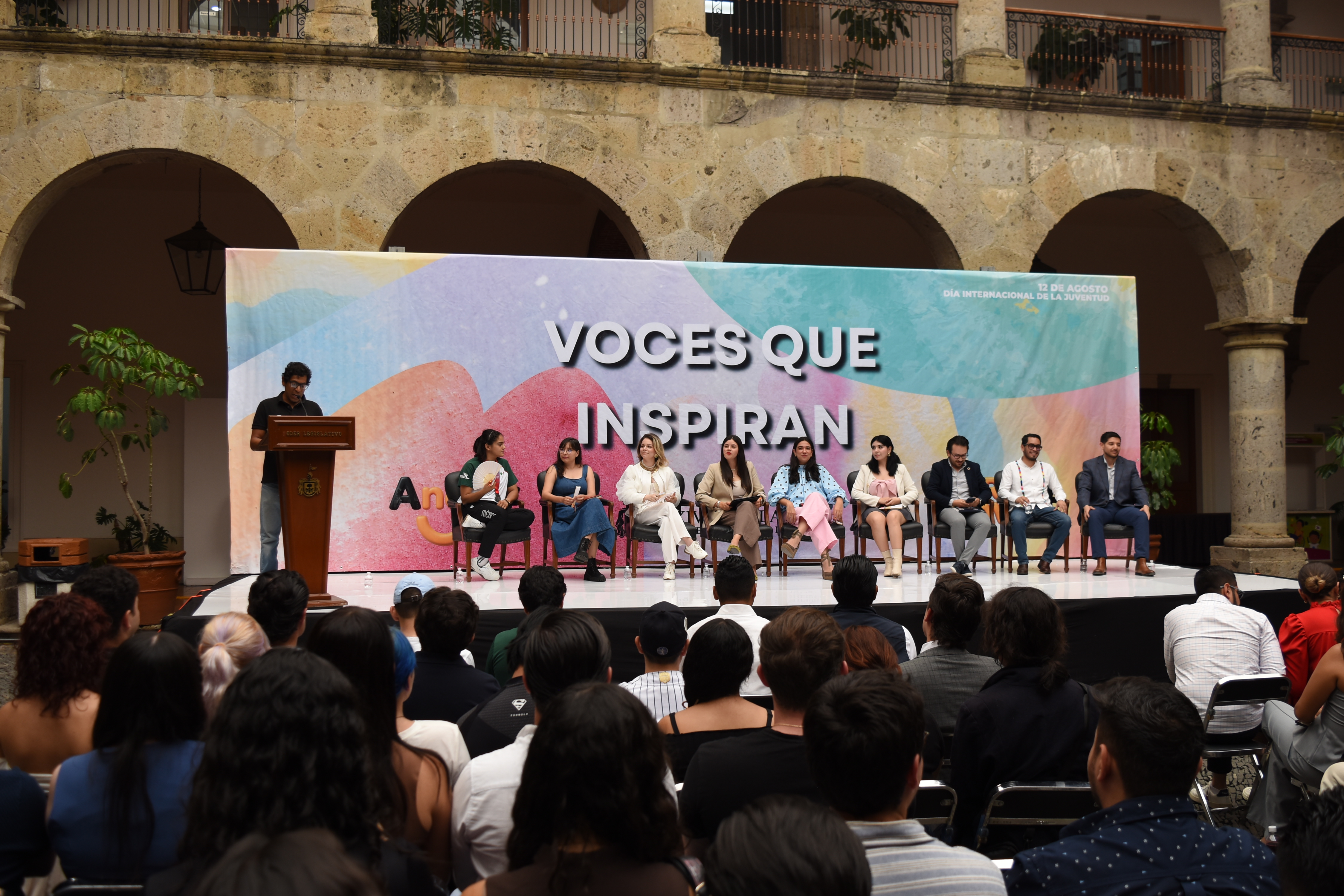 LLaman jóvenes a ejercer pensamiento crítico frente problemáticas sociales