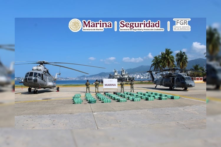 Decomisan 1.9 toneladas de cocaína frente a costas de Zihuatanejo
