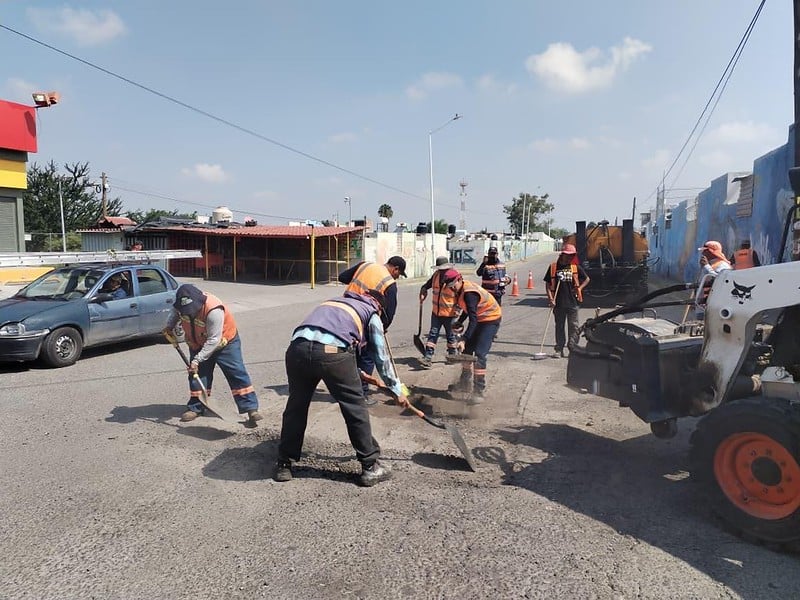Aplican 697 toneladas de asfalto para tapar baches en Tlajomulco