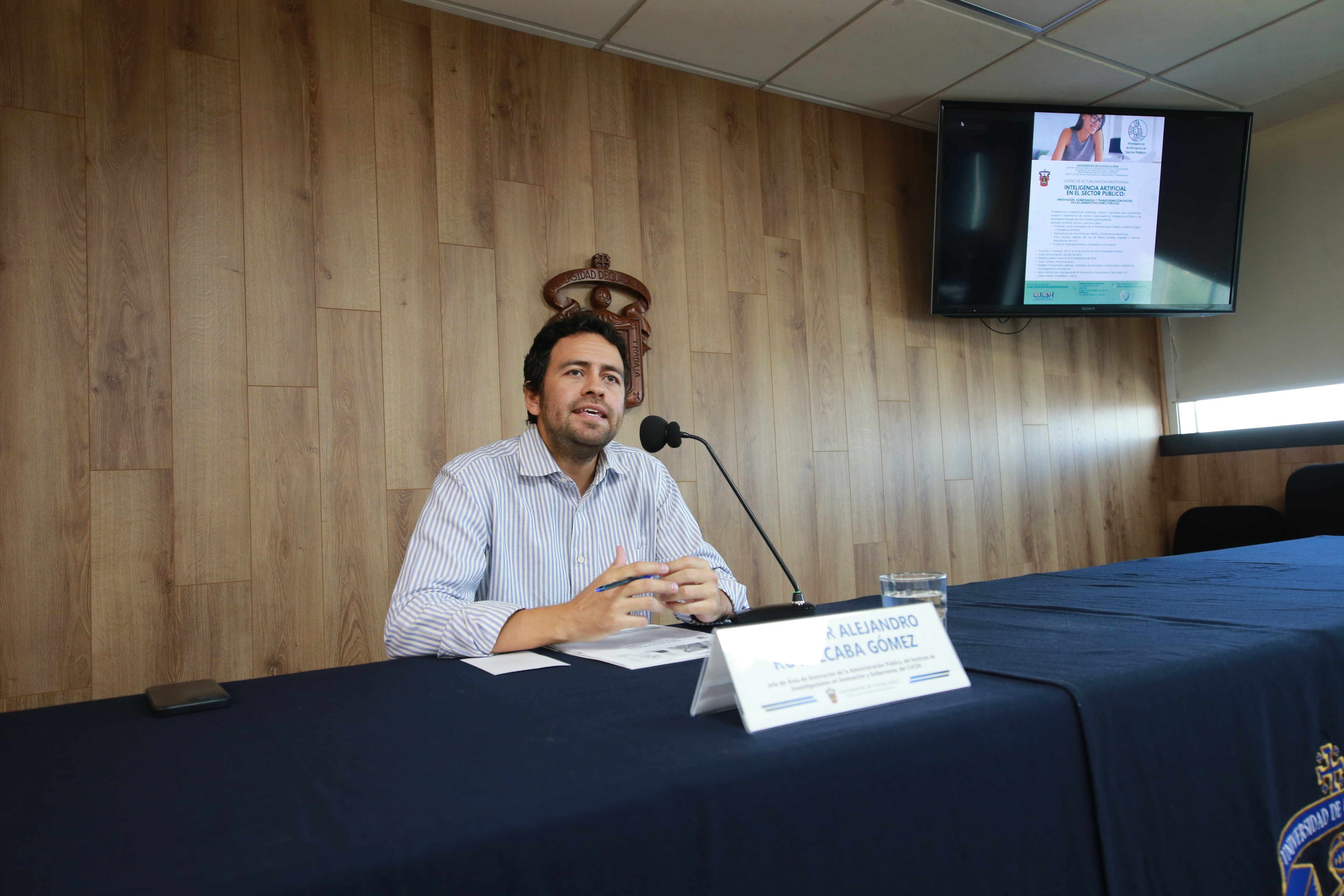 Piden expertos capacitar a funcionarios en IA ante riesgos de sesgos y errores