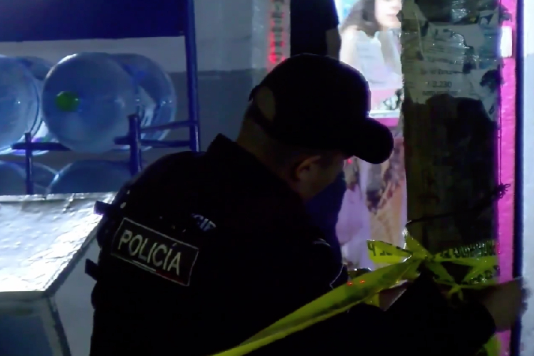 Hombre escapa ileso tras ser atacado a balazos en cita para vender su auto en El Fresno
