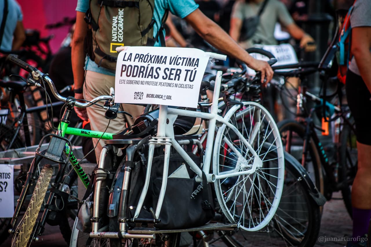 Exigen a SETRAN registros de ciclistas fallecidos y reparación de daños
