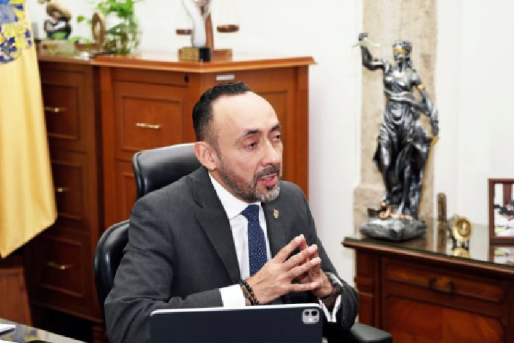Juez suspendido por liberar a exdirector del DIF ya había cambiado sus propios fallos