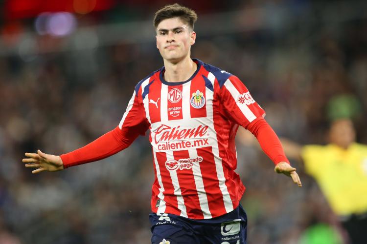 Armando ‘Hormiga’ González deja Chivas y ficha con Olympiacos de Grecia