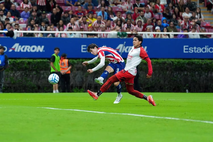 Chivas golea 5-2 a Tijuana en la jornada 5 del Apertura