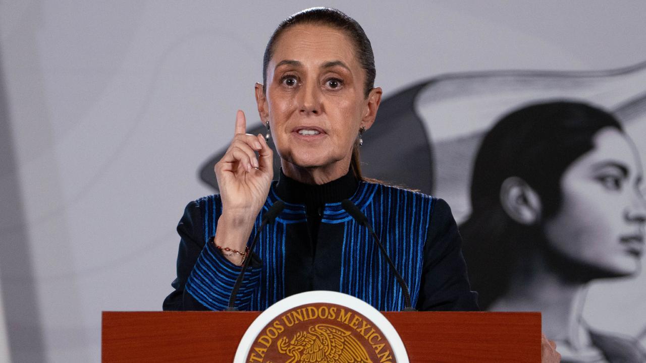 Cuestionan legado de Sheinbaum y advierte sobre una “erosión democrática”