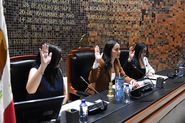 Congreso retrocede en participación y género, pero mejora en transparencia