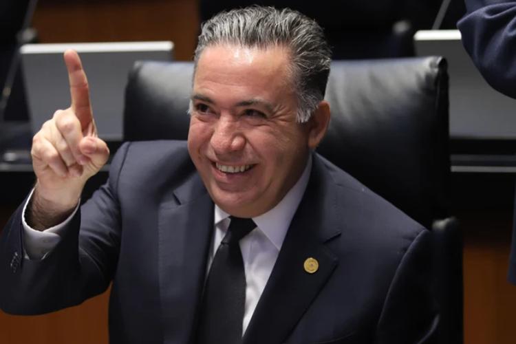 Enrique Inzunza anuncia su salida de la bancada de Morena en el Senado