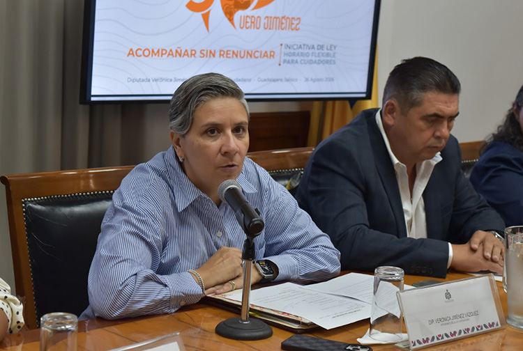 Proponen bajar jornada laboral a cuidadoras