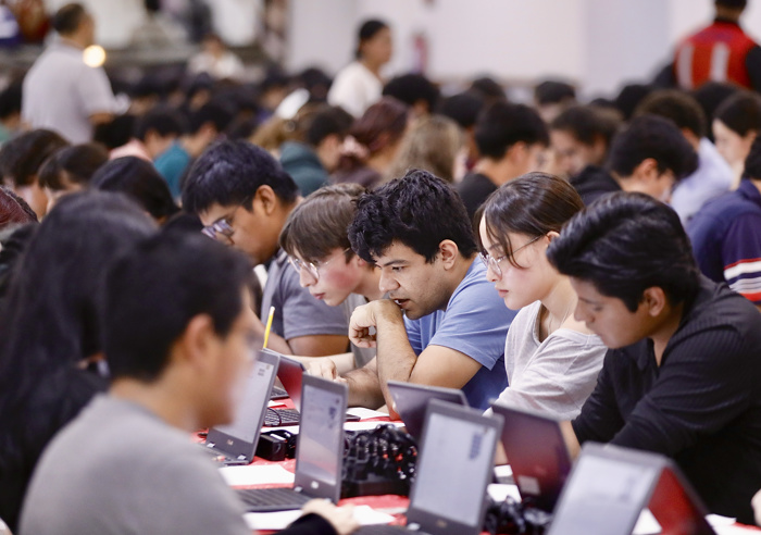 Detienen a dos personas por suplantar aspirantes en el examen de la UNAM