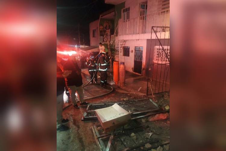 Explosión por acumulación de gas deja a mujer lesionada en Lomas del Tapatío