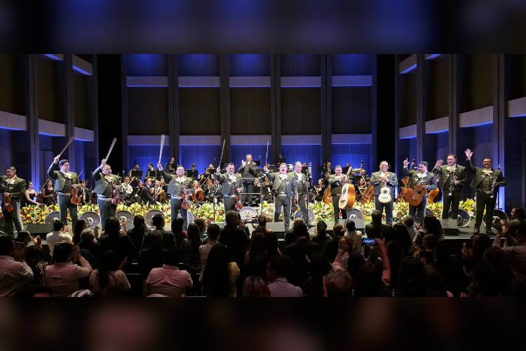 Evocan a Juan Gabriel y Vicente Fernández en gala inaugural de mariachi