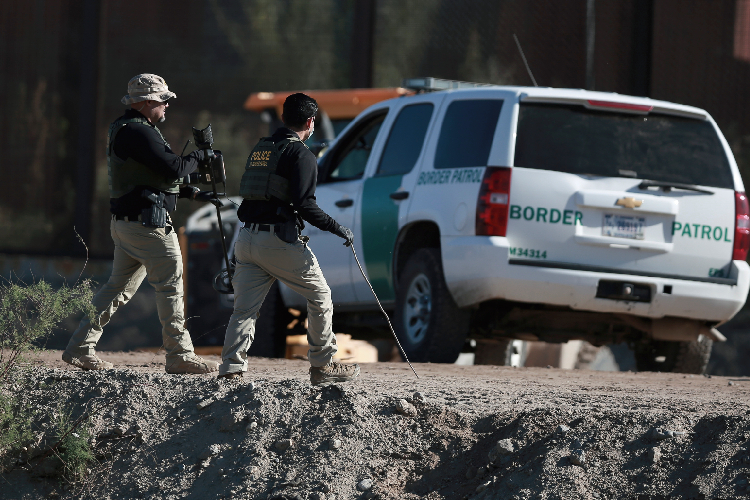 EUA derriba tres drones de traficantes de migrantes en la frontera con México