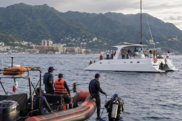 Buscan a turista de Monterrey que cayó al mar en Puerto Vallarta