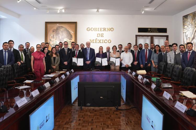Sheinbaum renueva acuerdo con gasolineros