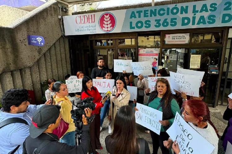 Vecinos de Tonalá denuncian falta de agua ante la CEDHJ