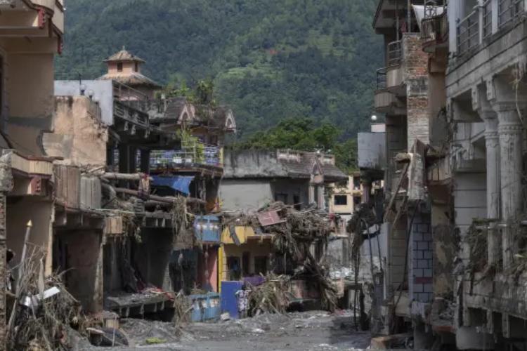 Van 955 muertes y más de 4 desapariciones por riada de Nepal
