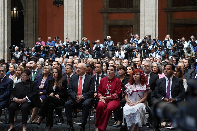 Acude Lemus a informe de la presidenta Claudia Sheinbaum