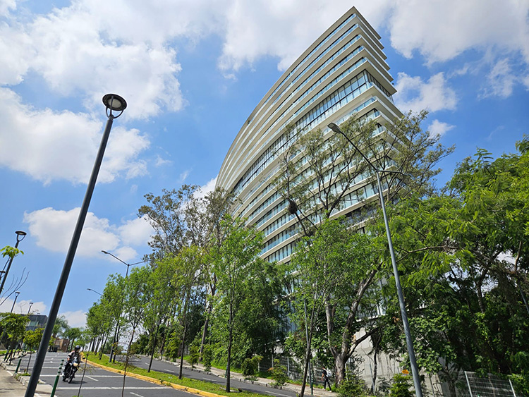 Denuncian fallas graves en edificio Latitudes Providencia